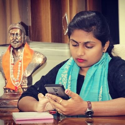 poojamorespeaks's profile picture. 
