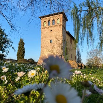 Palazzo delle Biscie è un luogo magico che unisce l'arte alla storia in un contesto naturale di grande bellezza. Italian Wedding location 💍 Location Matrimoni