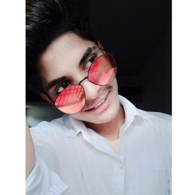 AmitGup81125193's profile picture. mujhe mt dhundo Hazaaro me hmm beeka nhi krte Bajaaro me Accha banke dekh liya maine ab buraa ban ke dikhata hunn❤