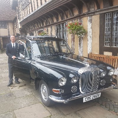 ForHearse's profile picture. A simple idea to #stopforthehearse give yourself a moment, give the person a thought.