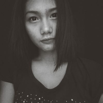 Rosifraa's profile picture. im not ur friend tho!