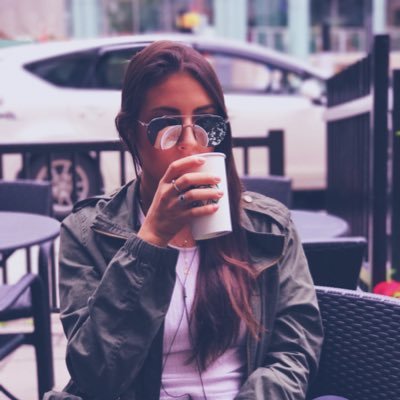 hellenzitua18's profile picture. 