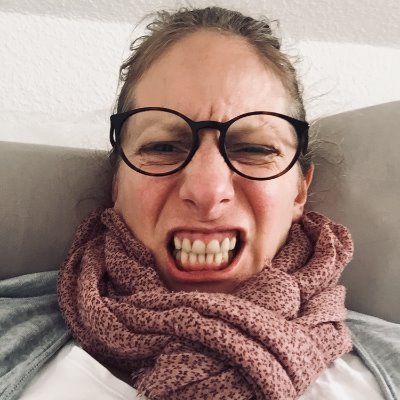 Ich mag Yogi Tee Sprüche ansonsten esse ich gerne Kekse.