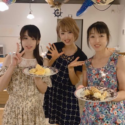 音楽、演劇、ドラマ、漫画、花、手芸、小物 大好き🥰✨✨ 世の中は好きなもので溢れてる✨✨ おばあちゃんになってもギターを持って歌っていたいな☺️♫
