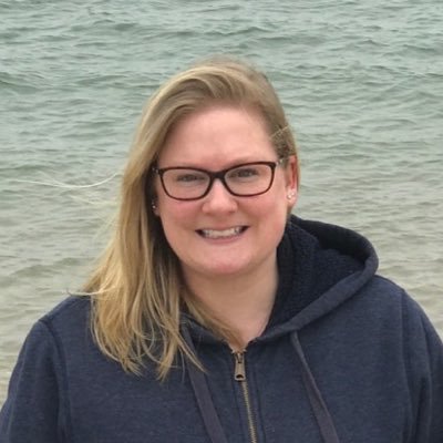 MrsRonayne's profile picture. Grade 8 English Teacher 📖