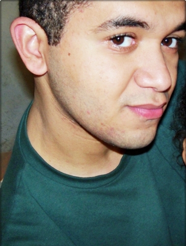 Cristão, engenheiro de computação, músico e leitor compulsivo.