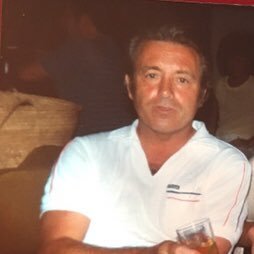 Massive lfc fan an season ticket holder. love my family & adore my 5 grandchildren Lexi, Aria, Verity, Oliver and Jude. YNWA. oh and cancer survivor 💪🏻