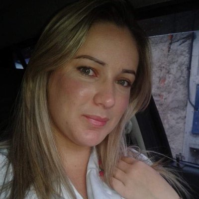 Ben je suis une femme très attentionné je suis sincère, honnête, fidèle, et aussi très franche j'aime la franchise j'aimerais qu’on découvre mes caractères