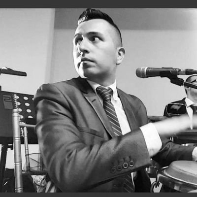 Aquí llegué porque llegué y salí porque salí. 


https://t.co/vMwPNnTfiD | 🪘percussionist🥁 | creador 🎹 @kabalaensamble 🎺🎙