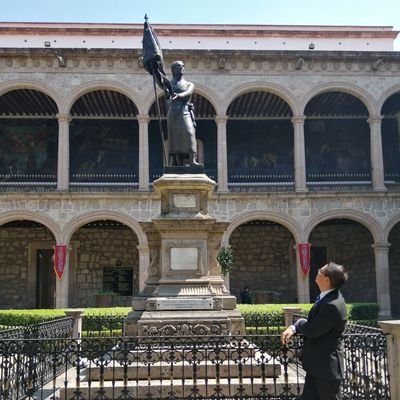 -Estudiante de Preparatoria en la Universidad Michoacana de San Nicolás de Hidalgo.
-Orgullosamente Nicolaita