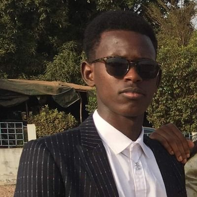 suis Abdoulaye née en 1997 à telemele, étudiant en banque et finance UGlcsc