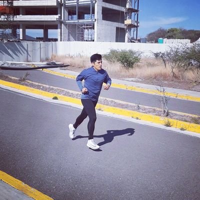 aperedorun's profile picture. Tal vez lo único que puedo hacer es aguantar todo lo necesario. Pero para vencerme, vas a tener que matarme.