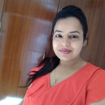 ipragatigupta's profile picture.  “A smile is a curve that sets everything straight.”