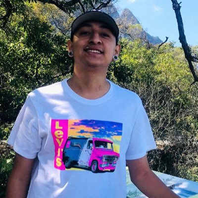Yoo solo quiero ser feliz. ✌️El más campeón de Nuevo León los Tigres de la U 🐯😎🙊💛💙🙊 facebook y Instagram 👉🏽💎Cris Gonso