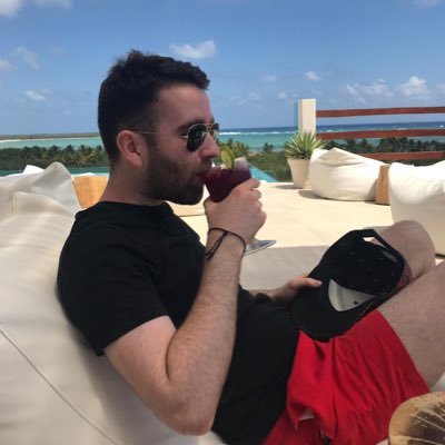 👨💻 Senior Software Engineer & Tech Blogger (currently TypeScript, NodeJS, React, PHP, Laravel, AWS). 👨🏫 Ex-Engineering Manager. 10+ Years in Tech ⚡️