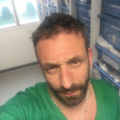 LaVeZ30's profile picture. Savoir éteindre son cerveau pour profiter...