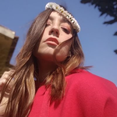 fraclaudia97's profile picture. Life Tourist: 💭+🍝+ 🎓🇮🇹🇬🇧🇫🇷🇪🇸+📚+🌻+🎧+🛩️= Me🙋🏼
