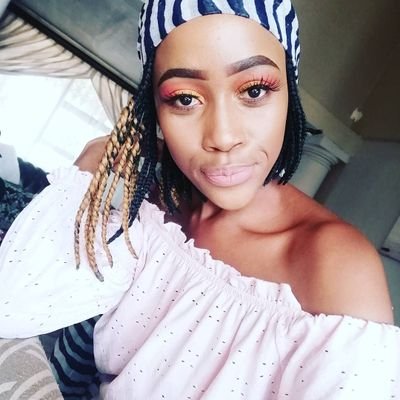 tall girl with  legs that can walk the earth in seconds. enjoys a good laugh with friends. kasi girl with style. and care free😉.. sucker for romantic books.