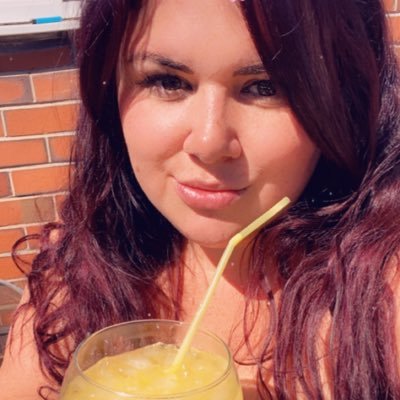 Hollzi_OVO's profile picture. Life isn't about the amount of breaths you take, it's the moments that take your breath away❤️