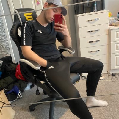 NaughtyPlaysz's profile picture. 💷Manchester💷 Blandford🔴⚪️England and Arsenal till I die ⚪️🔴🎮Gaming is a way of life🎮🔔YouTube:NaughtyPLAYSZ🔔 📸sc:jordan_b1800 insta:j.o.r.d.a.n.11.6.20