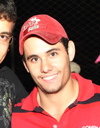 rafaskagrello's profile picture. Vocês riem de mim porque sou diferente. E eu morro de rir de vocês, porque vocês são todos iguais! 
Bob Marley.