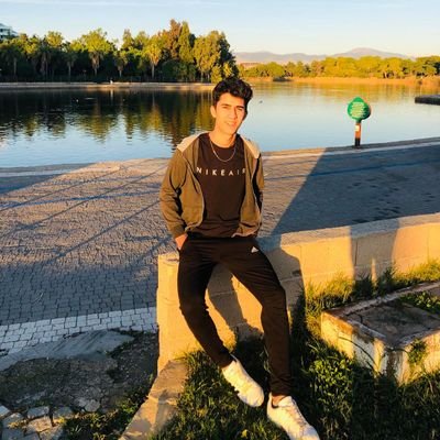 omerhlf's profile picture. ✒