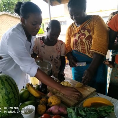 Food scientist, food security and community nutrition specialist. For consultation
e-mail: sheyavalitangelo@gmail.com