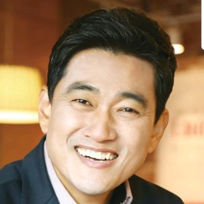 국민의힘 관악을당협위원장 / 대한민국 국회 제 19·20대 국회의원(서울 관악 을) / 미래통합당 의원 / 전)새로운보수당 공동대표 / 전) 바른미래당 원내대표 / 법제사법위원회 위원 / 고려대학교 정책대학원 석사수료 / 한국예술종합학교 졸업 / 당곡초·중·고 졸업