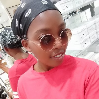 LondieXulu's profile picture. I'm kind n i smile to make peace to everyone☺🌹