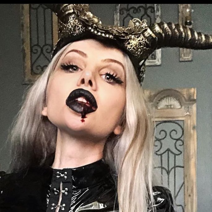 Instagram page: @kikicarnage 🦇living dead girl. Halloween Queen. Bloody Harley Quinn.