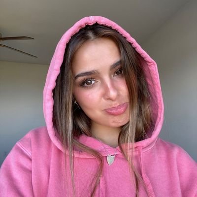 Smaragdemerald0's profile picture. Hi how’s ur day