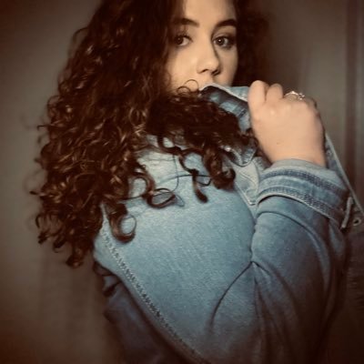 _haleey__'s profile picture. •JBHS c/o17 Corey