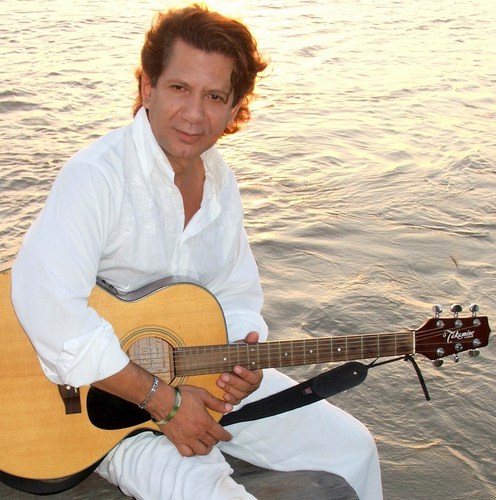 Ganador de un premio grammy latino.
Autor, y Productor de mùsica fusion colombiana, en busca de un nuevo sonido para el porro colombiano. (Porrock)