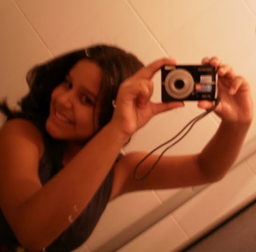 miley_x03's profile picture. rênila''
Garota noramal ;B, adora ouvir música, curtir os amigos, viajar, ler um bom livro, acredita no amor a primeira vista