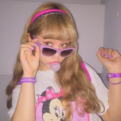 Selvstone's profile picture. 𝐬𝐞𝐥𝐯/ 𝟙𝟠 / 𝐋𝗼𝐯𝐞𝐬 𝐰𝐚𝐭𝐜𝐡 𝐚𝐧𝐢𝗺𝐞 𝐚𝐧𝐝 𝗼𝐥𝐝 𝐬𝐞𝐫𝐢𝐞𝐬 / 𝐚𝐥𝐰𝐚𝐲𝐬 𝐞𝐚𝐭𝐬 𝐝𝗼𝐧𝐮𝐭 / 𝐩𝐥𝐚𝐲𝐢𝐧𝐠 𝐫𝐛𝐥𝐱 𝐟𝐫𝗼𝗺 𝟜 𝐲𝐞𝐚𝐫𝐬