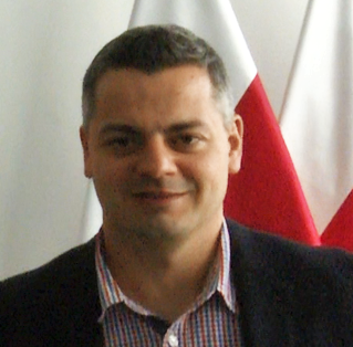 Wierzę, że dane powinny ulepszać każdy obszar naszego życia. Dla Polski opracowałem ● plan funduszy UE 2021-27 ● oficjalne standardy wymiany danych. /PhD MBA