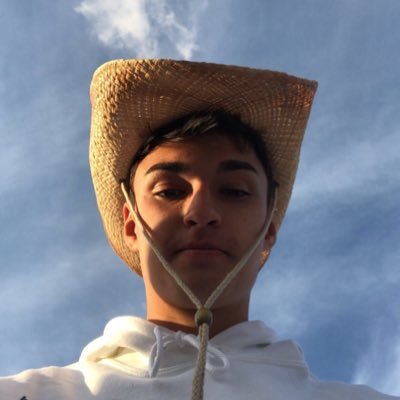 ideallyrob's profile picture. content creator with a business side, living to experience