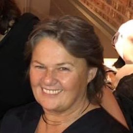 Scouser & life long @LFC - work & live in #rye - own & run a bijou art gallery - artists Mackenzie Thorpe, Emma Rodgers &more…