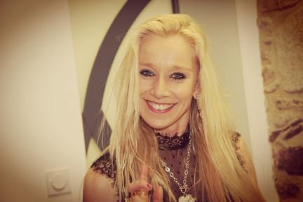 Les professionnels de l’agence CHRISTELLE MESNAGE IMMOBILIER au coeur de DINAN vous conseillent pour acheter, vendre ou louer votre bien en toute confiance