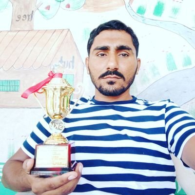 huda_mukesh's profile picture. teacher