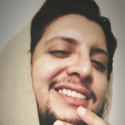 E_bugginout's profile picture. protecting my situation 🍺💥