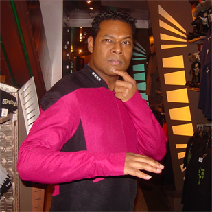 RobHatesZombies's profile picture. I really, really want to fight a grizzly bear ... a zombie grizzly bear! What?