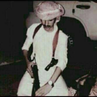 أَمْطِرِي، لَا تَرحَمِي طَيفِيَ فِي عُمْقِ الظَّلَامْ
أَمْطِرِي، صُبِّي عليَّ السَّيلَ، يا رُوحَ الغَمَامْ