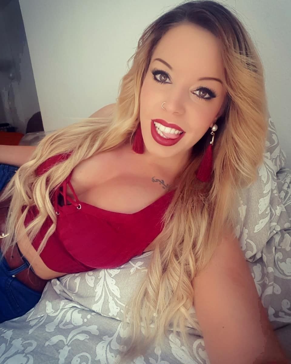 Clara_54963's profile picture. Soltera y juguetona, busco pareja sin compromisos, sigueme si quieres que te envie mis fotitos ...   🍓😋🍑