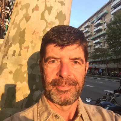 Aquí estic, fent mèrits pel club dels idiotes vius...
Eurosiberià de vocació cosmopolita. Eternament aprenent.
Arbre, muntanya, paisatge...