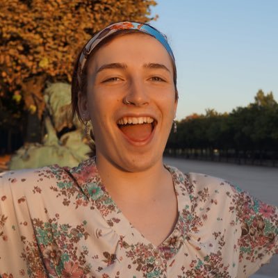 Cas Bradbeer they/them👩🎤 @Humanists_UK Heritage Project Officer @strawbhillhouse Curatorial Assistant 🎨 @V_and_A/@RCA MA @TheCourtauld BA grad 🎓
