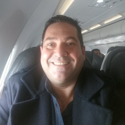 Bróker Owner de JPS Inmobiliaria, CIPS, CRS de la NAR, entrenador y consultor de agentes inmobiliarios y de asociaciones de agentes inmobiliarios
