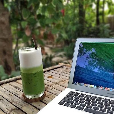 TheDigitalExpat's profile picture. 