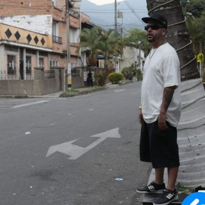 medellin_rc's profile picture. paisa en Medellín
versátil, buscando roce. 
rico los dulces 🍬🍫🍩
4'20 🍁🍁