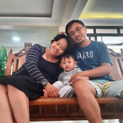 akositinapie's profile picture. painted differently by the people she trusted most.